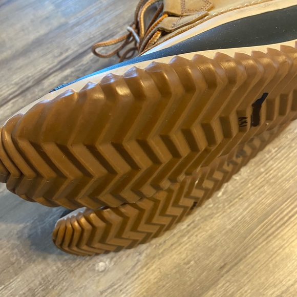 EUC SOREL Out N About Duck Boots 9 Worn Once! - Picture 8 of 8